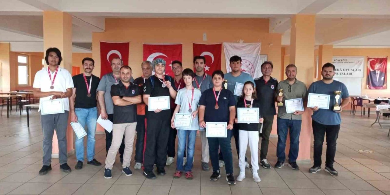 Köyceğiz’de düzenlenen satranç turnuvasına yoğun ilgi