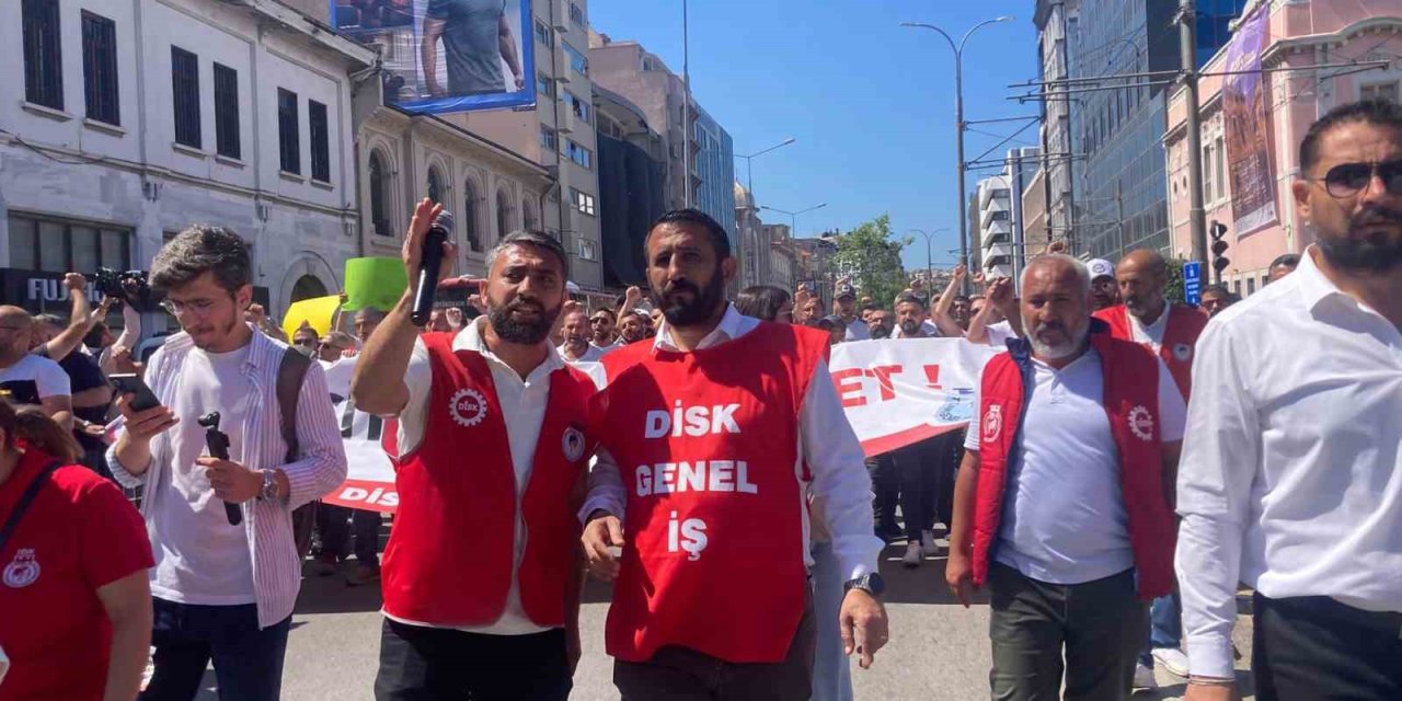 DİSK Şube Başkanı Gül’den Başkan Tugay’a: "Arayacağım başkanı ’Başkanım gel, burada çöp var, temizle’ diyeceğim bundan sonra"