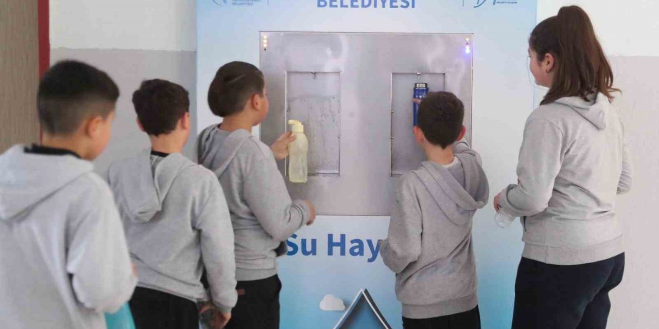 Merkezefendi Belediyesi 15 okula 30 steril içme suyu ünitesi yerleştirdi