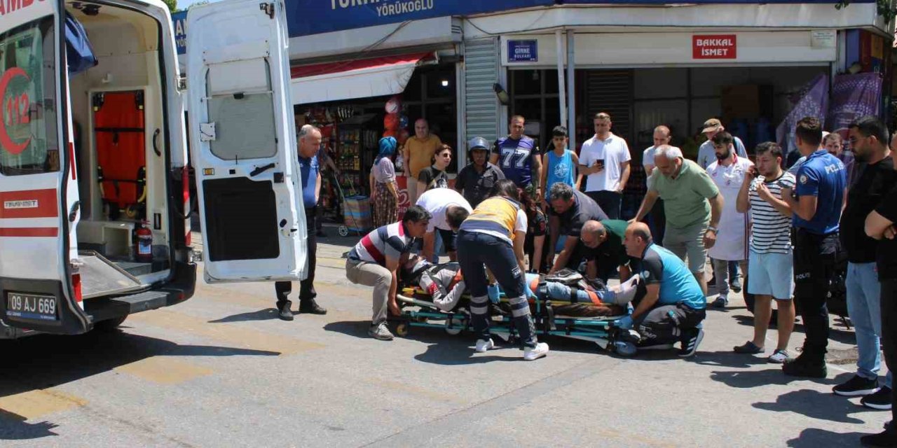 Refüje çarpıp savrulan motosiklet sürücüsü yaralandı