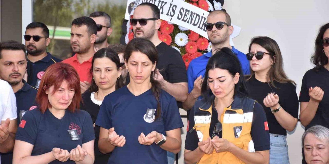 Ambulans şoförü Erke’yi mesai arkadaşları son yolculuğuna uğurladı