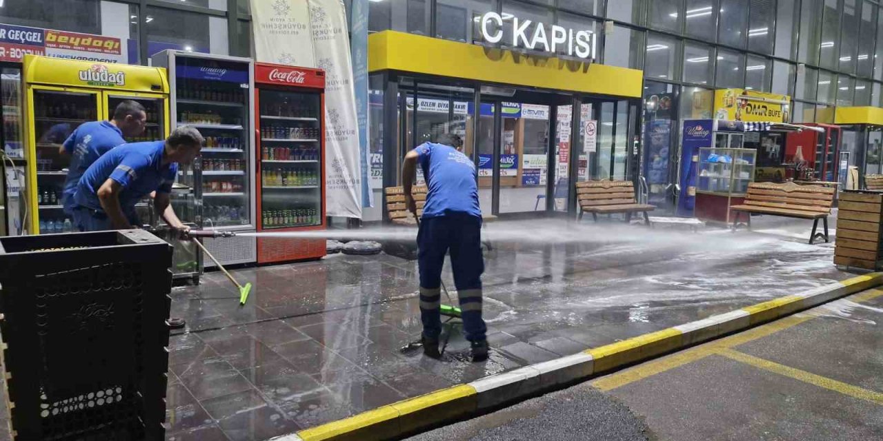 Büyükşehirden otogarlarda temizlik çalışması