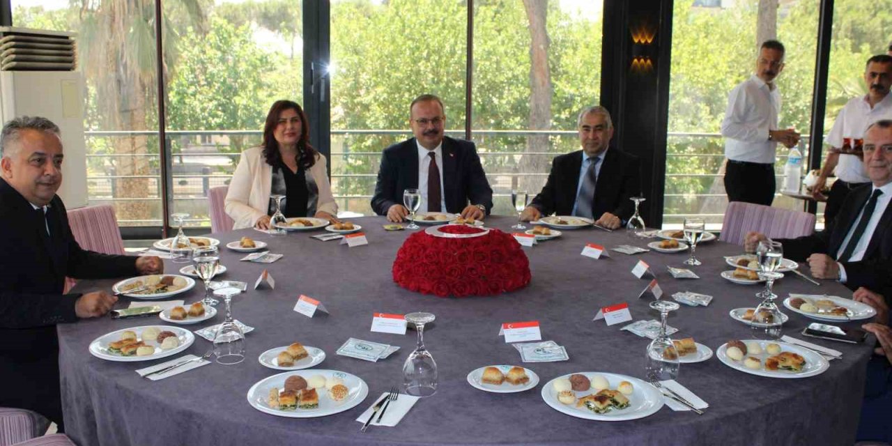 Aydın protokolü bayramlaştı