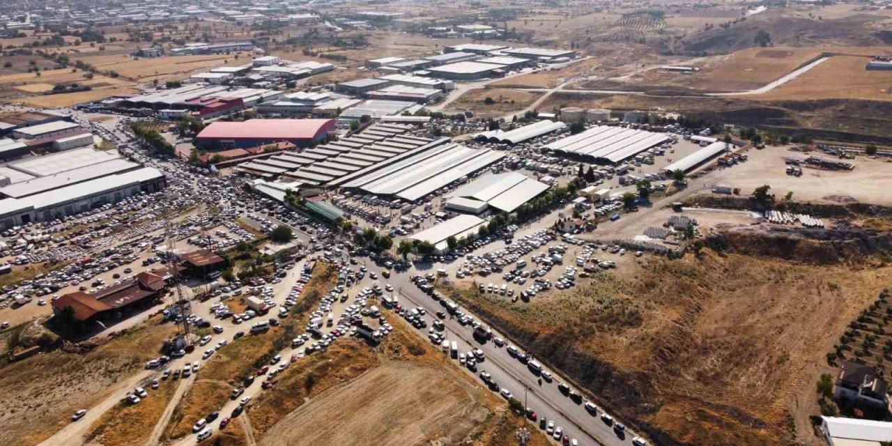 Denizli kurban ğazarında arife yoğunluğu yaşandı