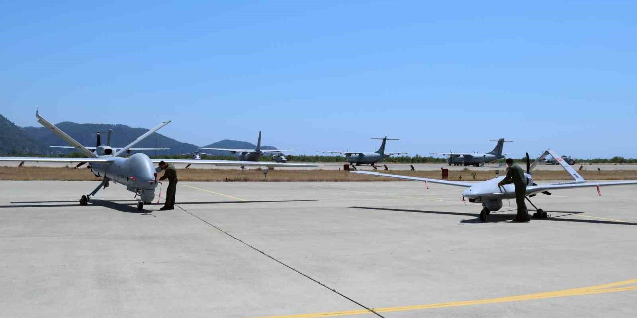 Türkiye’nin gururu İHA-SİHA pilot ve yer destek ekibi bayramda görev başında