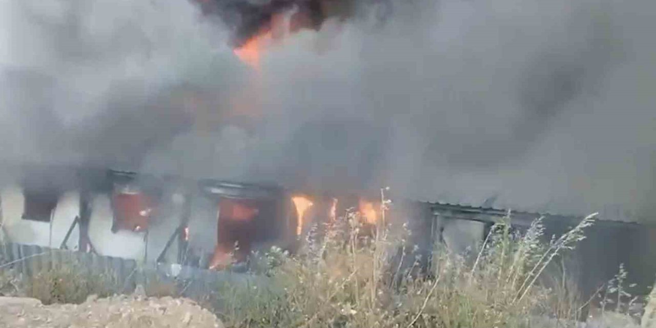 Bodrum’da işçilerin kaldığı konteynerlerde yangın çıktı