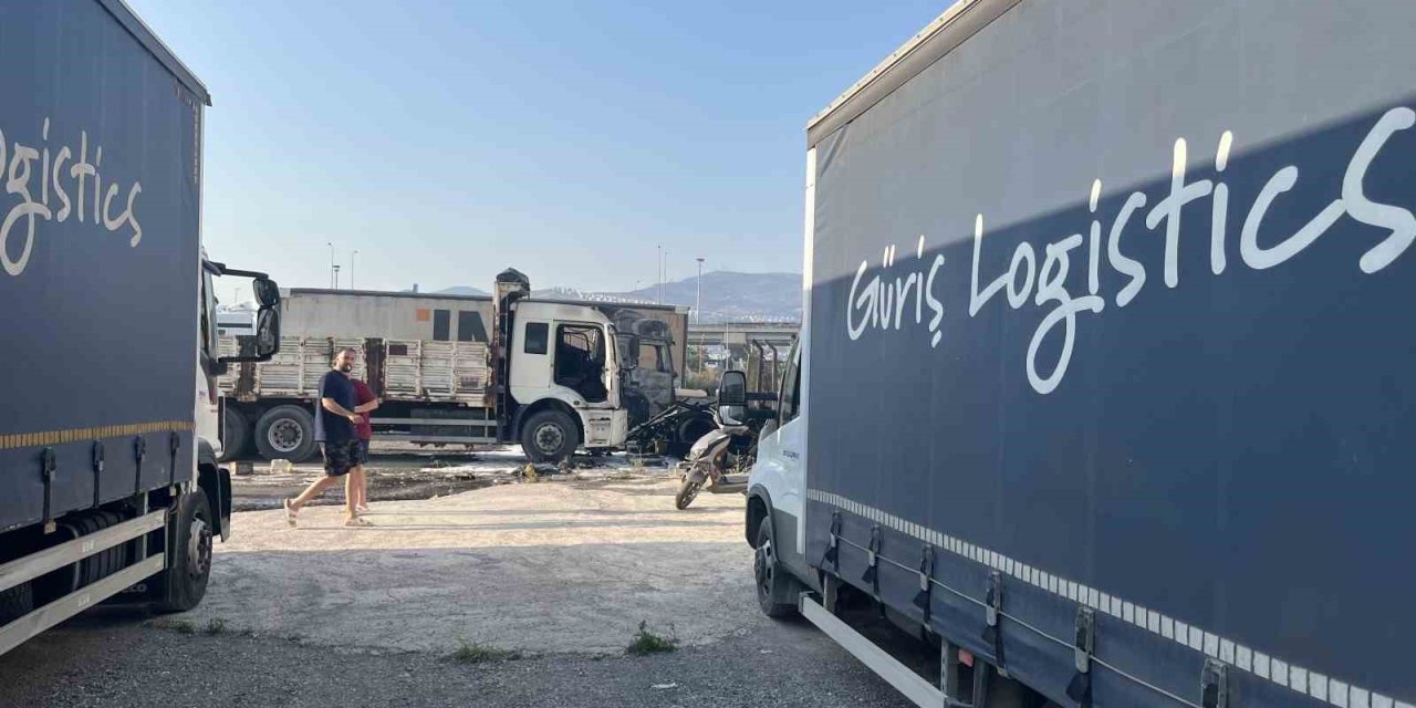 İzmir’de boş arazide çıkan yangın mahalleye sıçradı