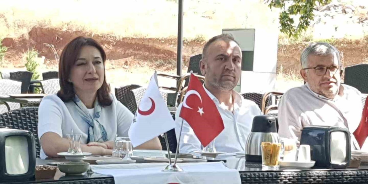 Denizli’de Kızılay üyeleri 157 yaş etkinliğinde buluştu