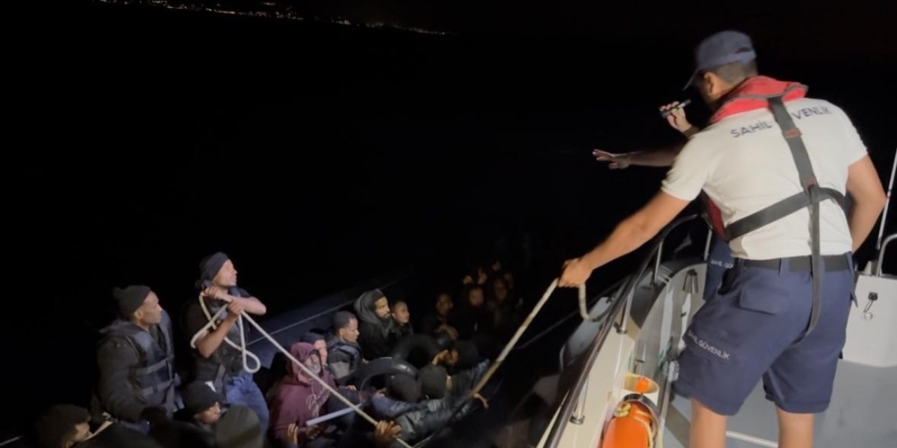 Çeşme açıklarında korku dolu anlar: 42 kaçak göçmen kurtarıldı