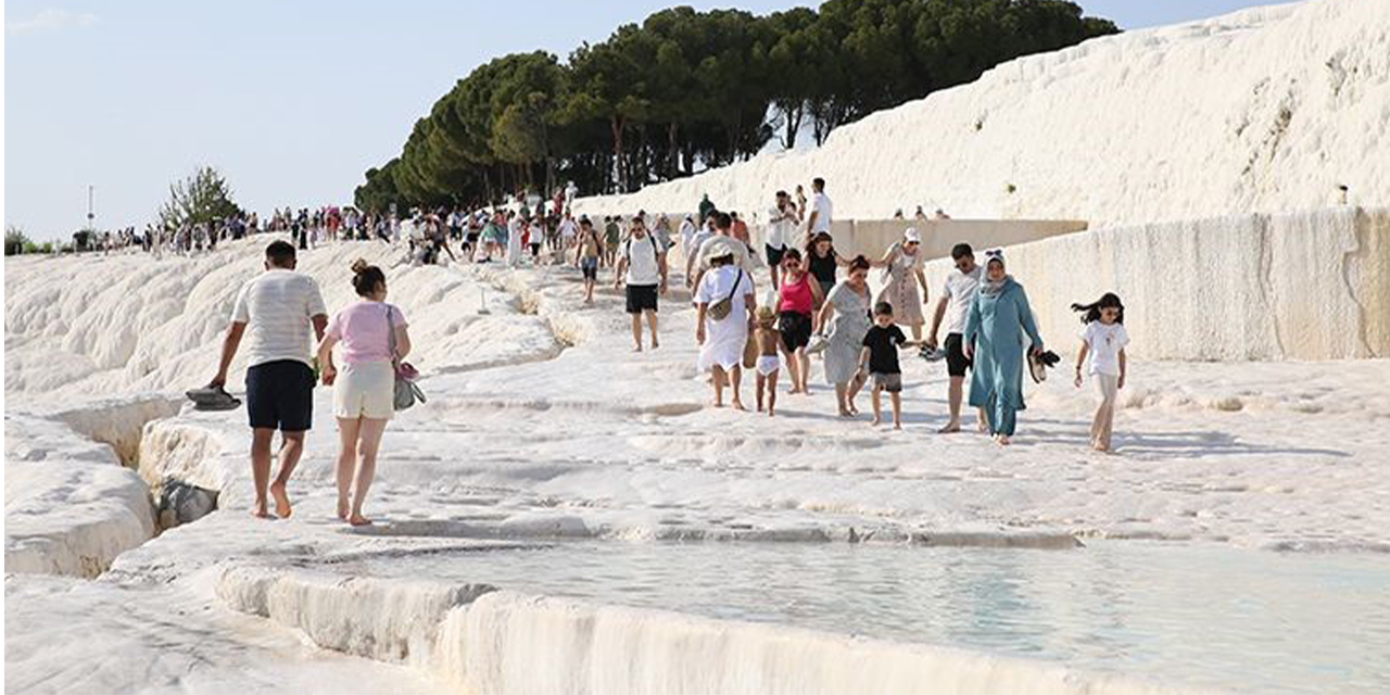 Pamukkale ziyaretçi rekoru kırdı