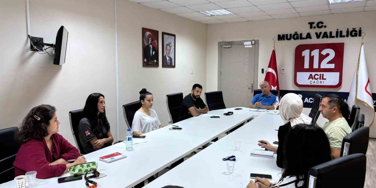 Muğla 112 Acil Çağrı Merkezi’nde aylık değerlendirme toplantısı gerçekleştirildi
