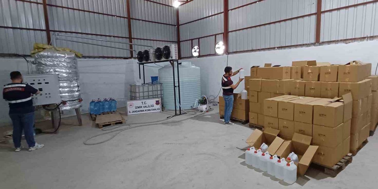 10 milyon liralık kaçak alkol operasyonu: 4 gözaltı