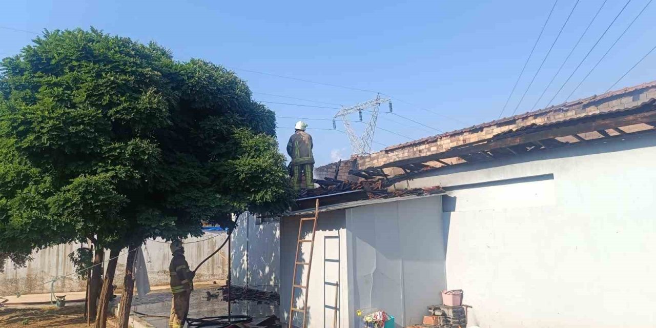 İzmir’de çiftlik yangını: 1 yaşındaki bebek ağır yaralandı