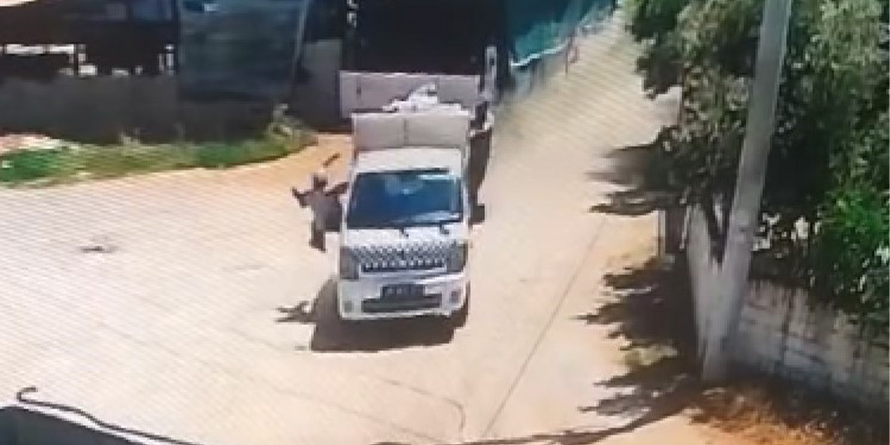 Çöp toplama aracından düşen işçi ağır yaralandı