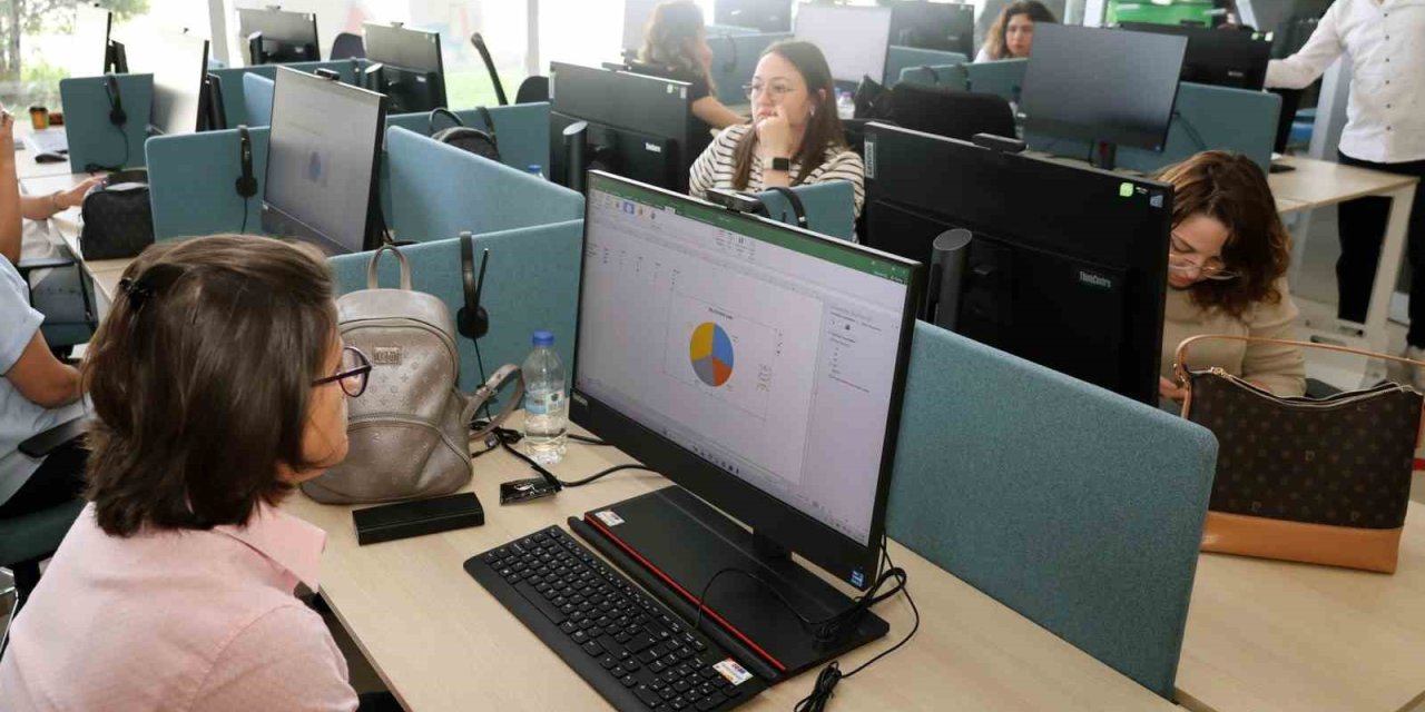 Menteşe Belediyesi personeline Temel Ofis programları eğitimi