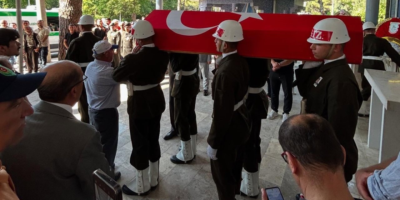 Denizli gazisine askeri törenle veda etti