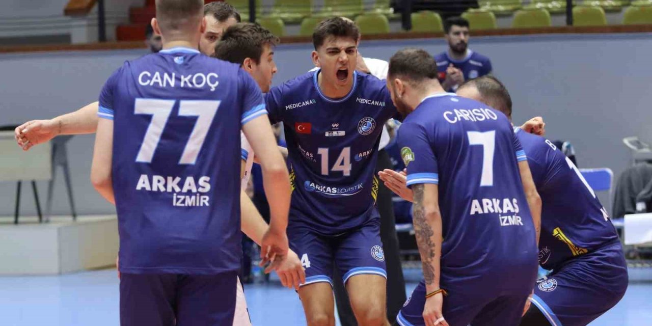 Arkas Spor’da 5 oyuncu gitti