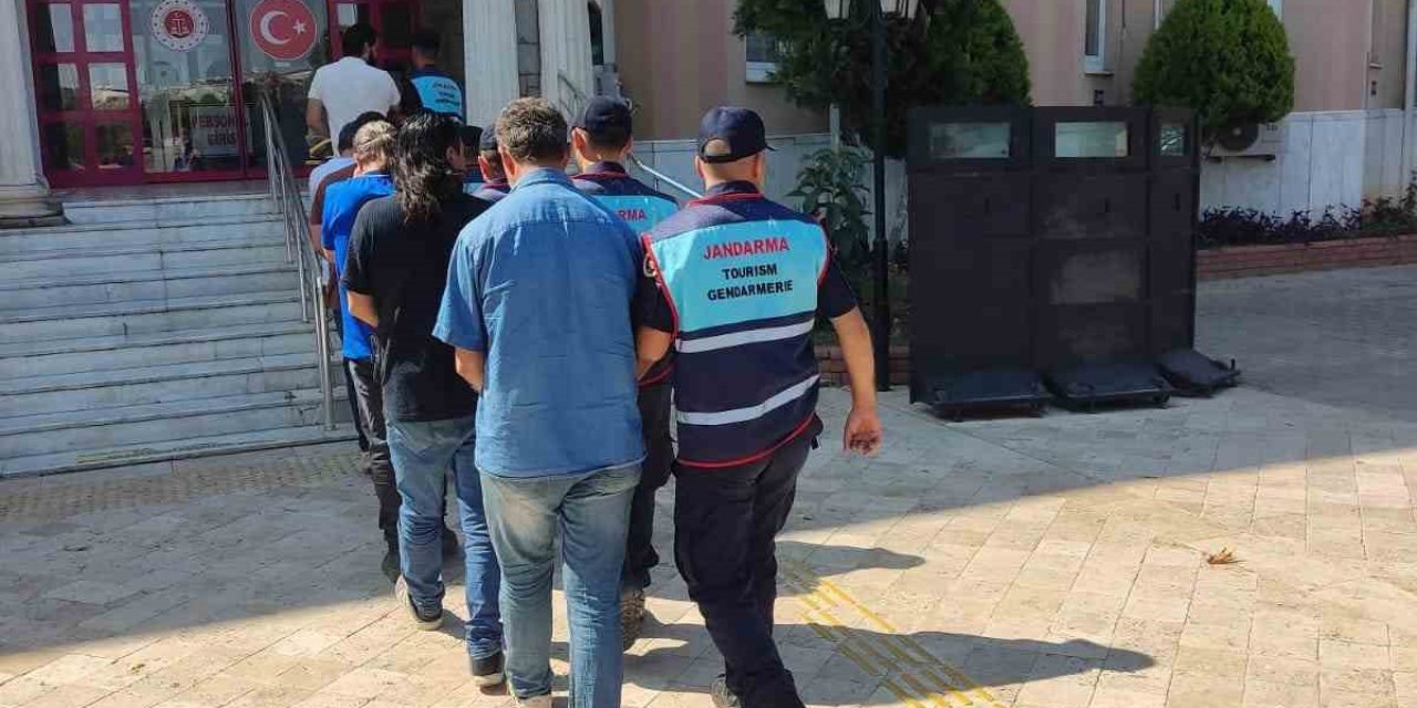 Didim’de kaçak kazıya jandarma baskını