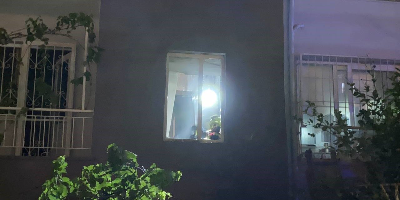 Aydın’da apartman yangını: Mahsur kalan kadın demir parmaklıklar kesilerek kurtarıldı