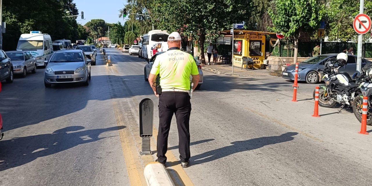 Aydın’da trafik ekiplerinden "LGS" nöbeti