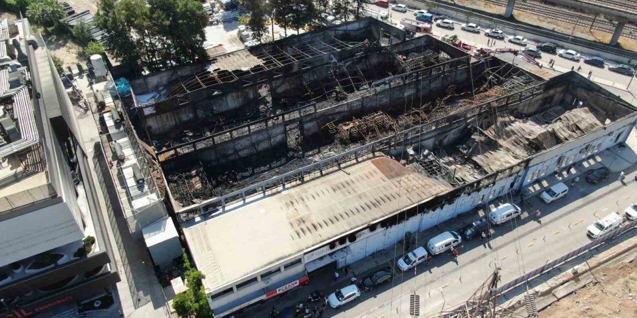 Yangındaki büyük hasar gün aydınlanınca ortaya çıktı