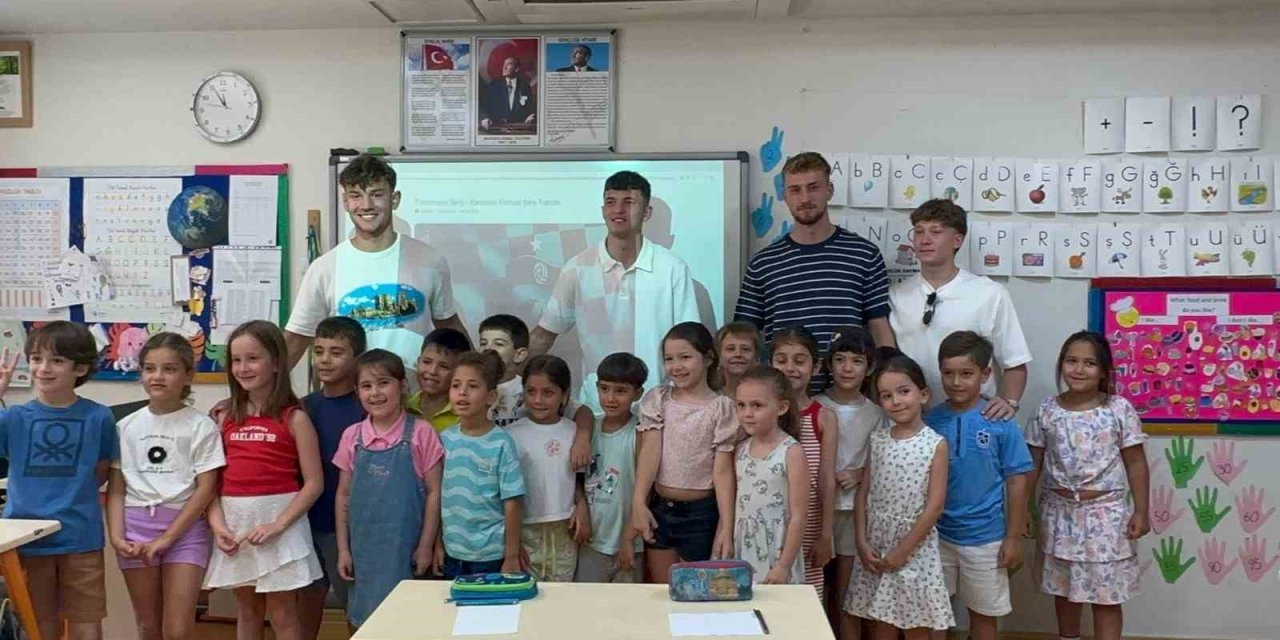 Trabzonspor U-19 takımı Marmaris’te minik yüreklerle buluştu