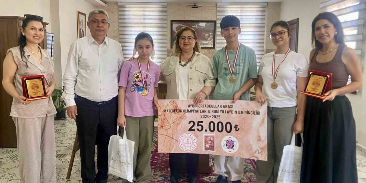 Kaymakam Doğru, il birincisi olan öğrencileri ödüllendirdi