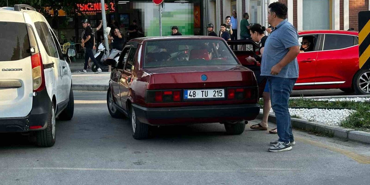 Polise mukavemet gösterdi, annesi "beter ol" dedi