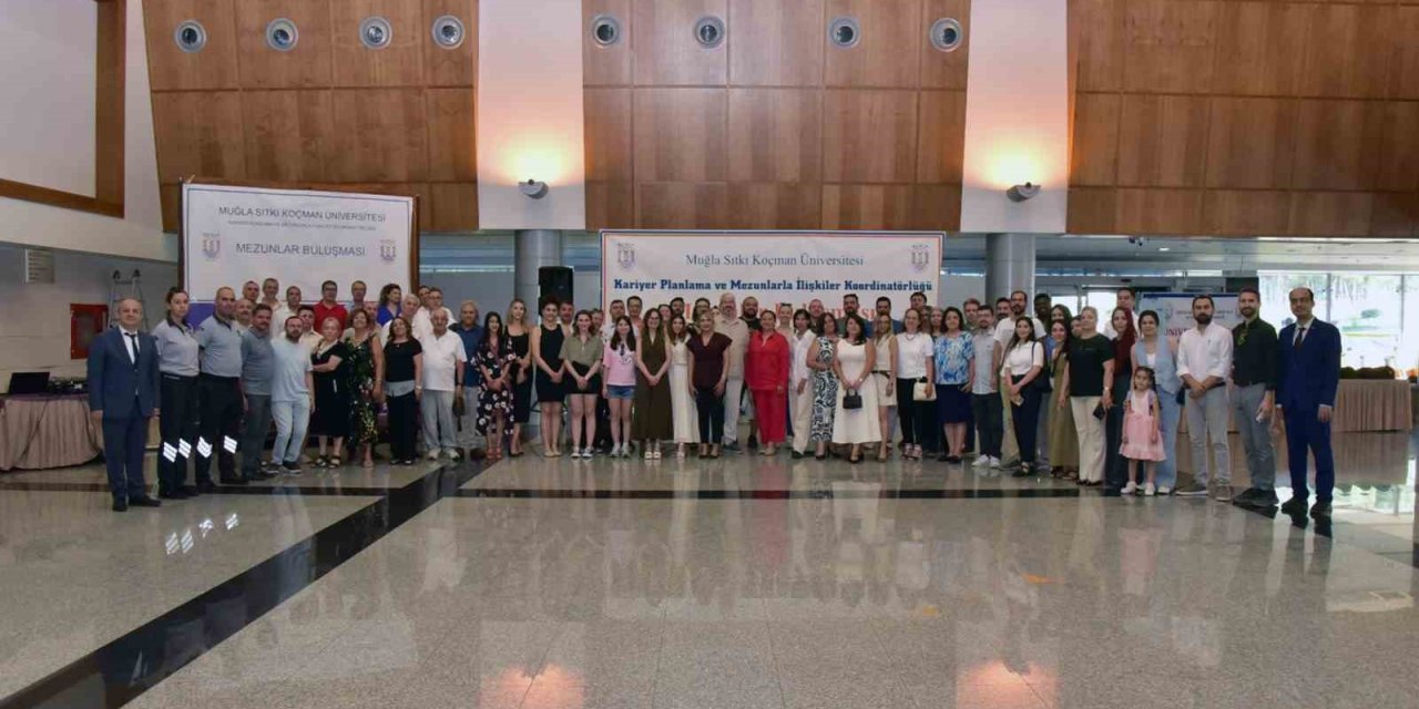 Muğla Sıtkı Koçman Üniversitesi’nde mezunlar buluşması