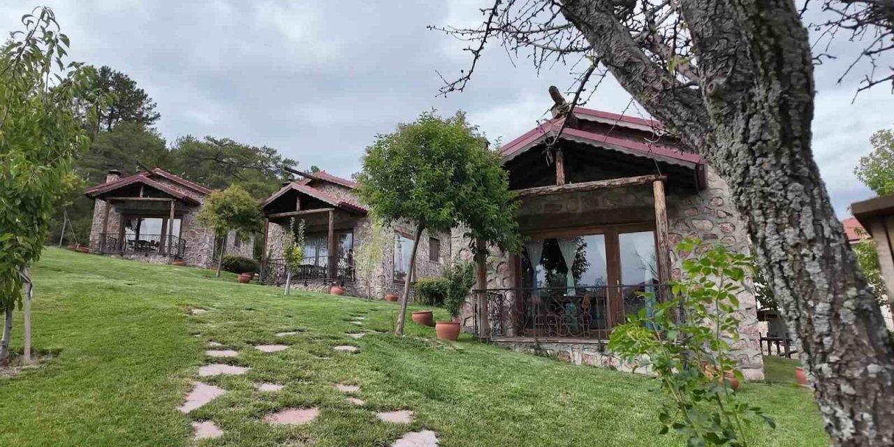 Çameli Taş Konaklar yayla turizminin cazibe merkezi olmaya devam ediyor