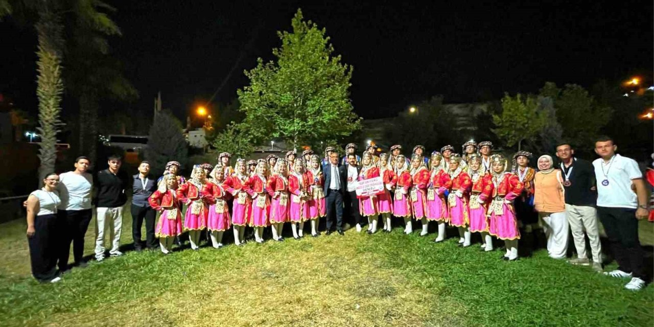 Denizli’nin halk oyunlarında Türkiye 3.’sü oldu