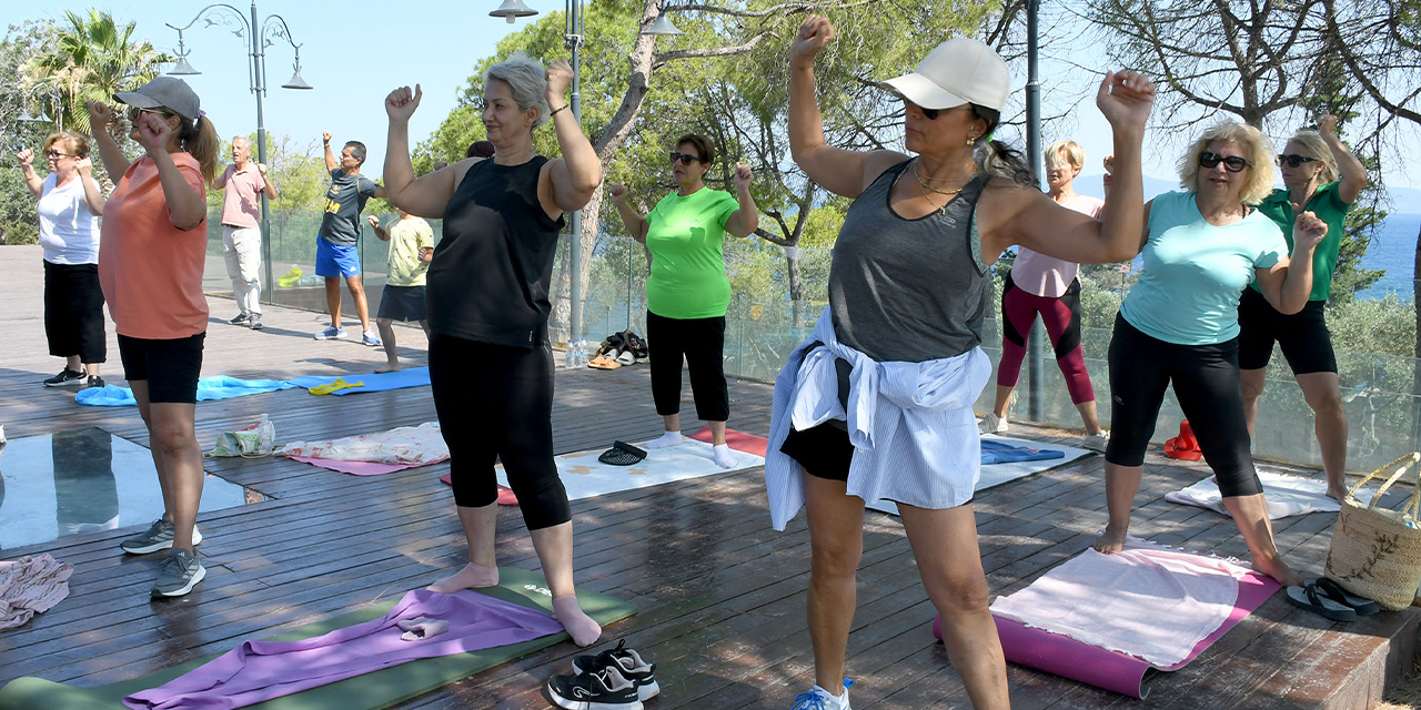 Kuşadası’nda Güvercinada’da pilates keyfi