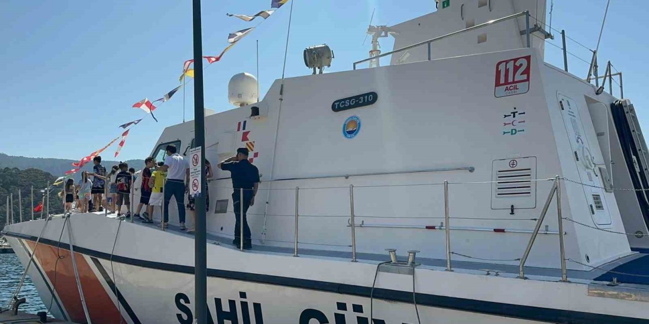 Sahil Güvenlik Botu Marmaris’te halkın ziyaretine açıldı