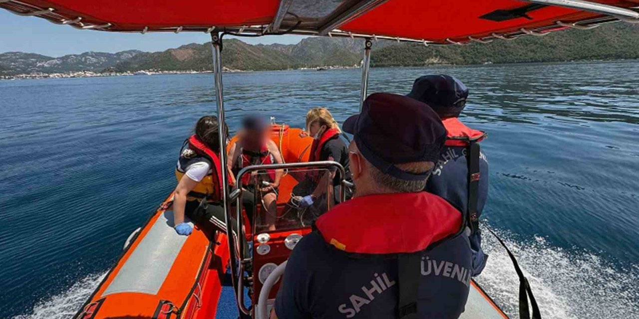Gezi teknesinde rahatsızlanan vatandaşa Sahil Güvenlik ekiplerince tahliyesi yapıldı