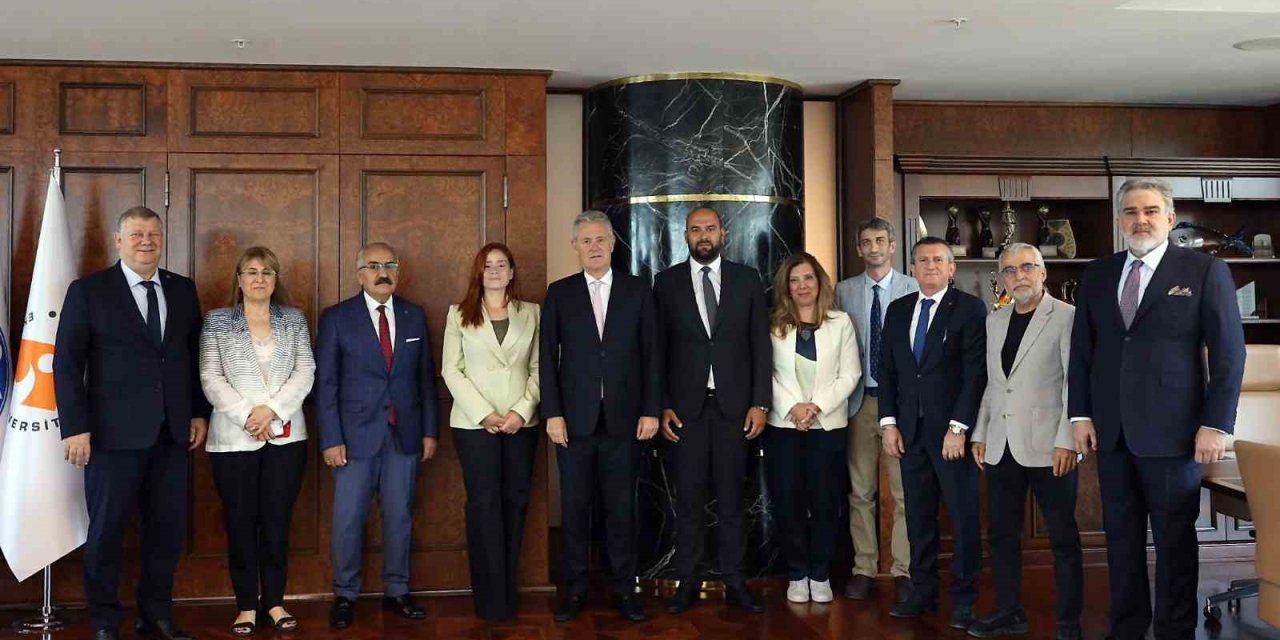 Türkiye Satranç Federasyonu’ndan, İZTO’ya ziyaret