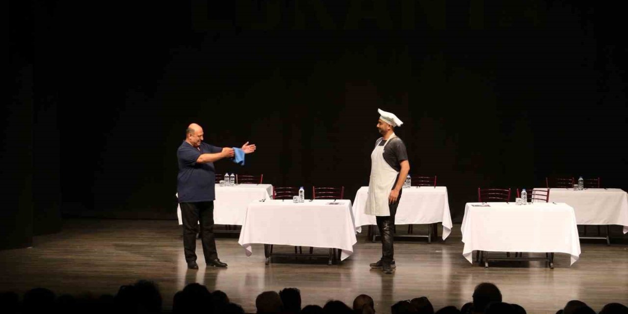 Büyükşehir’in ‘Lokanta’ tiyatrosu büyük beğeni topladı
