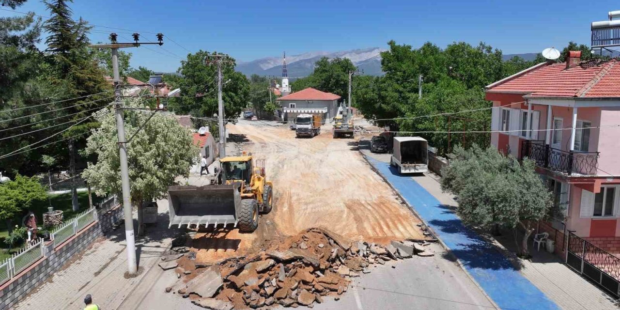 Tavas’ta kapsamlı yol düzenlemesine başlandı