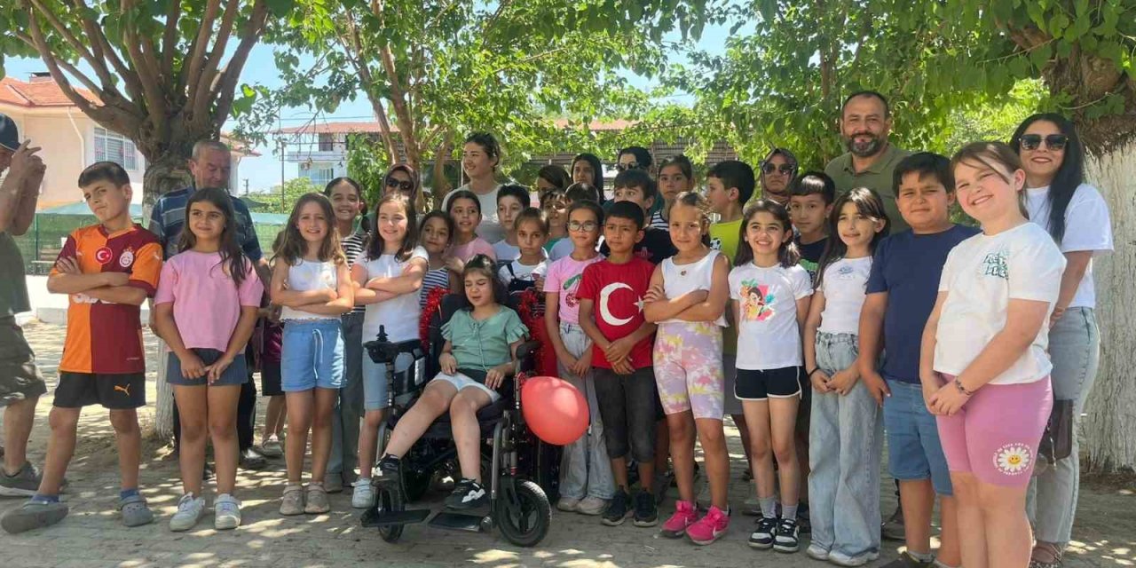 İncirliova’da öğrenciler harçlıklarını umuda dönüştürdü