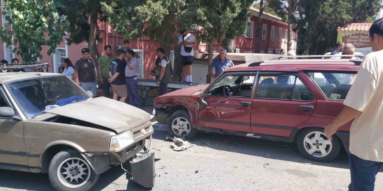 Bozdoğan’da zincirleme trafik kazası: 2 yaralı
