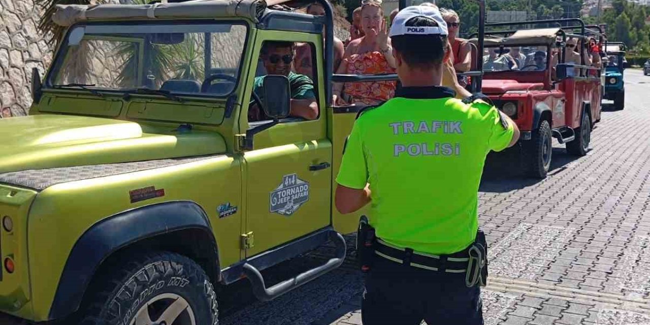 Marmaris’te trafik denetimleri aralıksız sürüyor