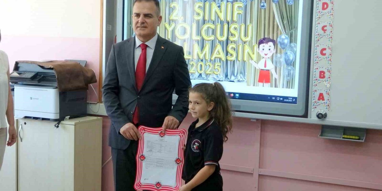Muğla’da 163 bin öğrenci karne sevinci yaşadı