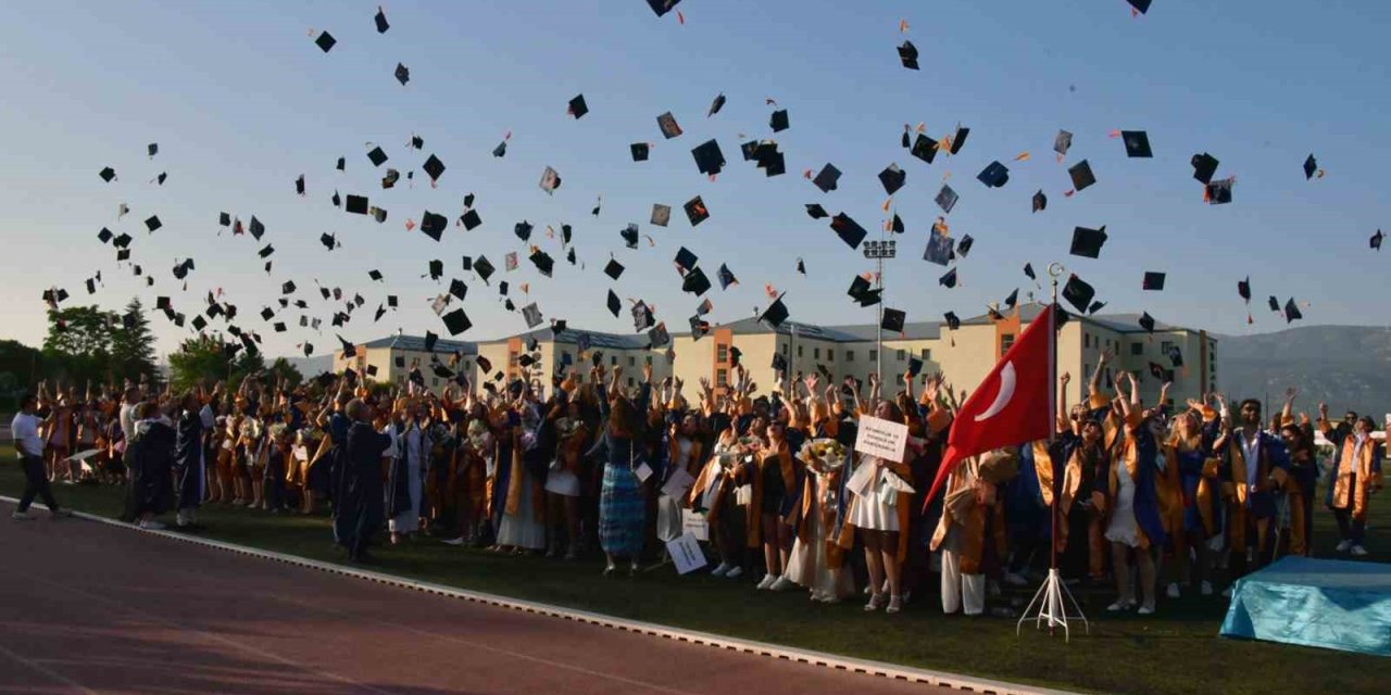 MSKÜ’lü geleceğin öğretmenleri mezun oldu