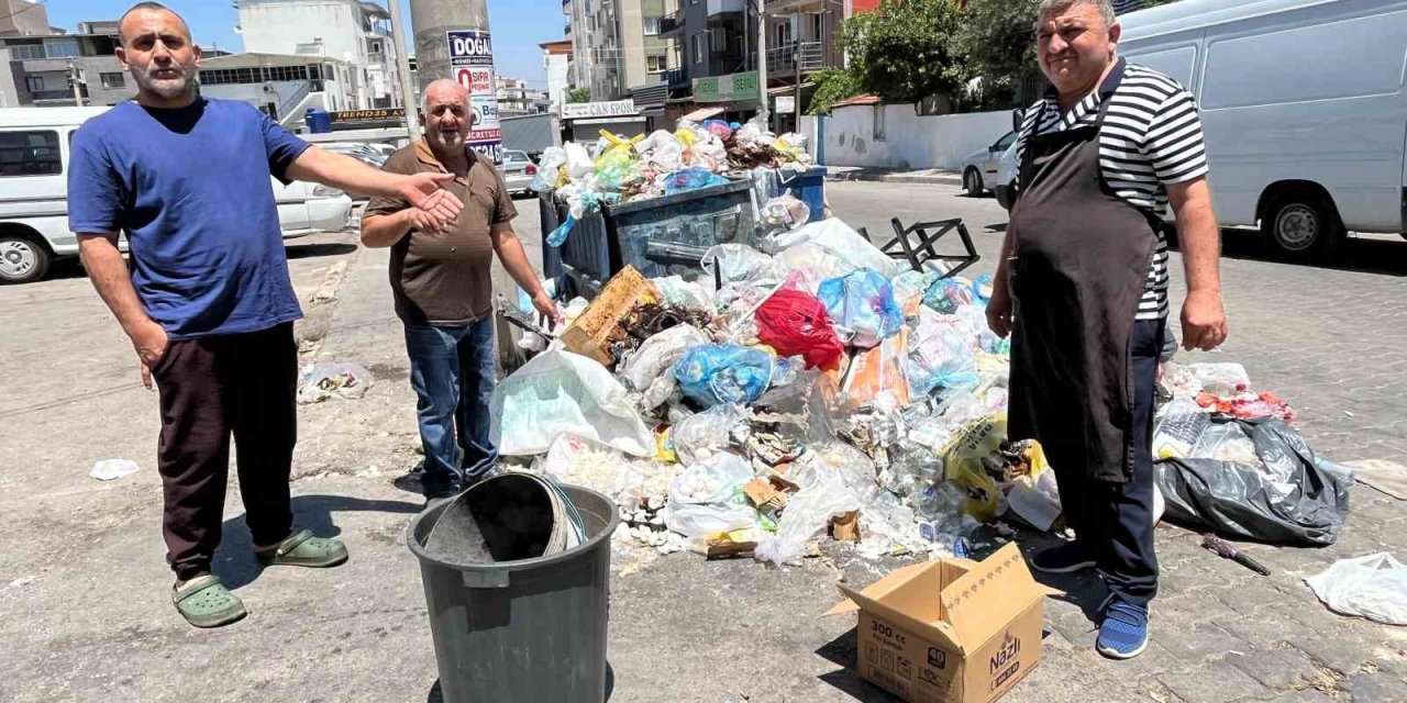 Buca’da işçi eyleminin üçüncü günü: Sokaklar çöp koktu, vatandaş isyan etti
