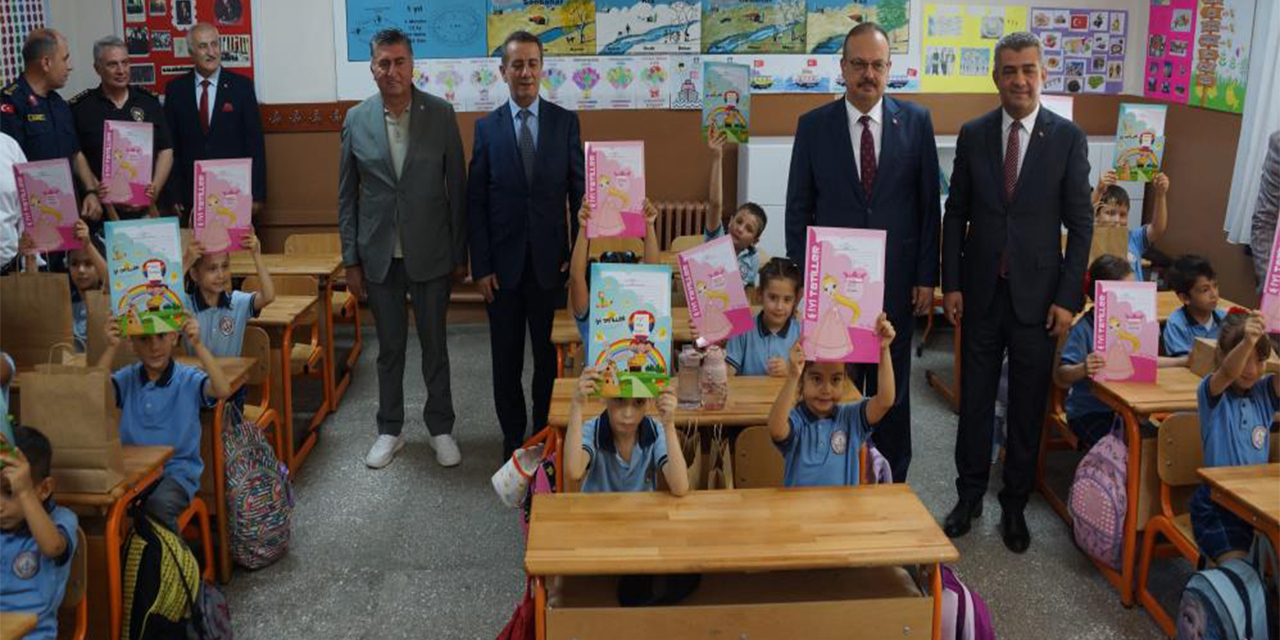 Aydın’da 188 bin öğrenci karne heyecanı yaşadı