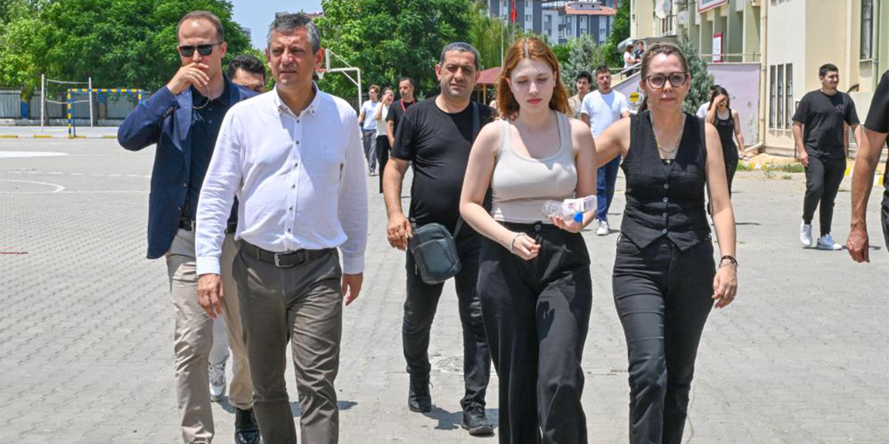 Özgür Özel’den Nehir Zeyrek’e sınav desteği