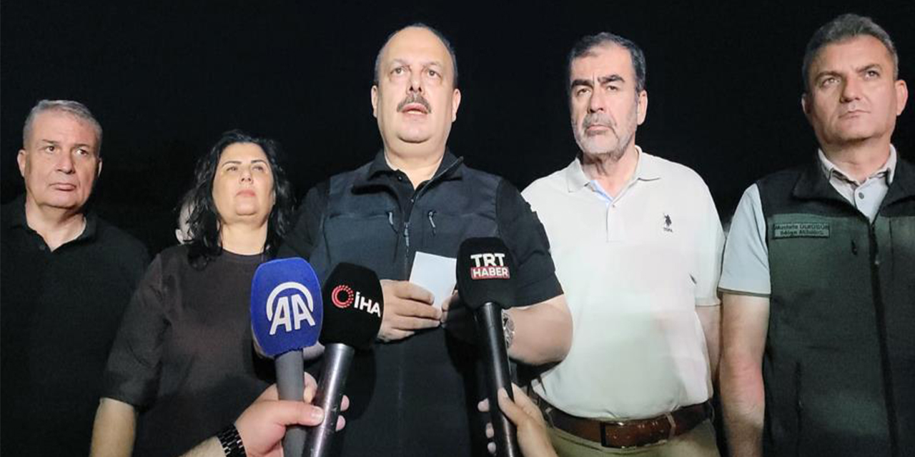 Efeler’deki yangında kritik gece: Ekipler ve gece görüşlü helikopterler müdahalede