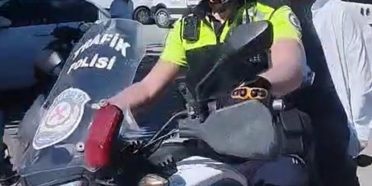 Kimliğini unutan öğrenciye polis yetişti, sınava dakikalar kala girebildi