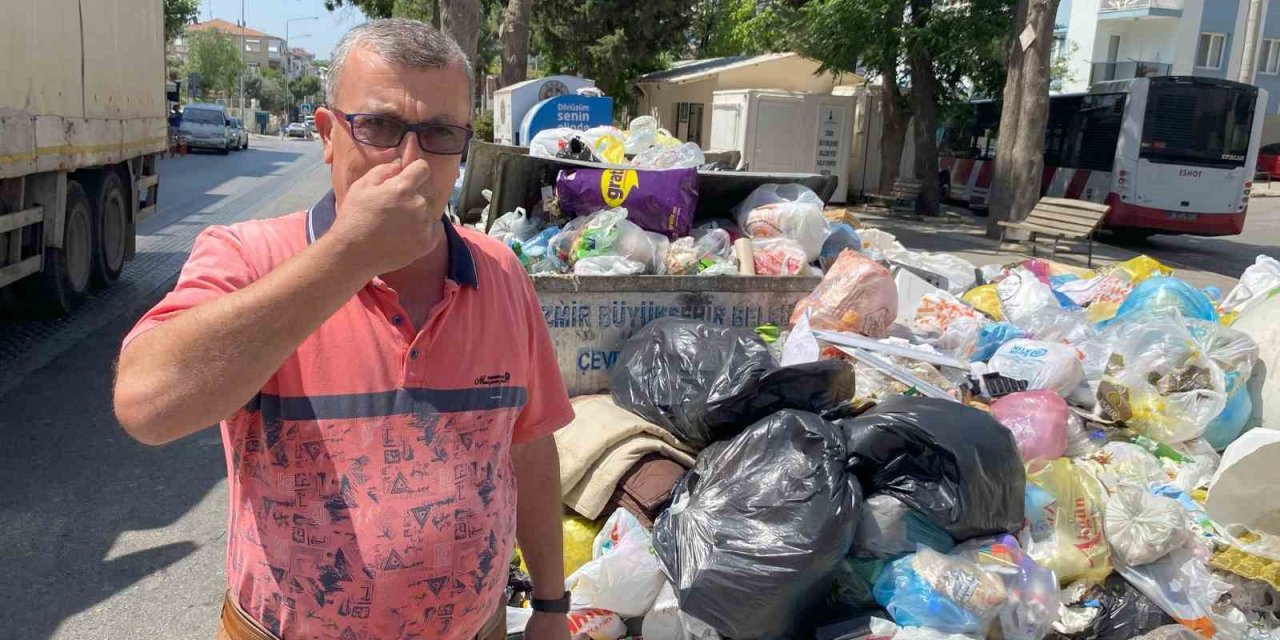 İzmir’in çöple dolu sokakları Hindistan’ı andırıyor