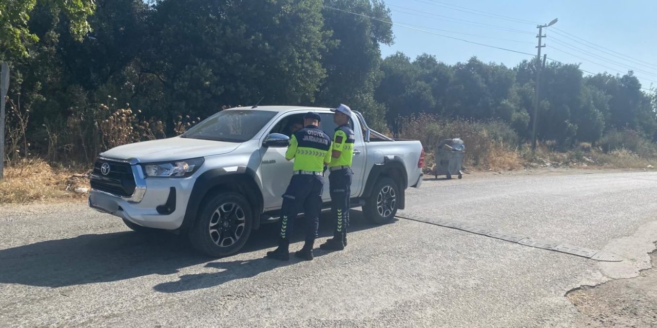 Jandarma ekiplerinden şok trafik uygulaması: 52 sürücüye cezai işlem uygulanı