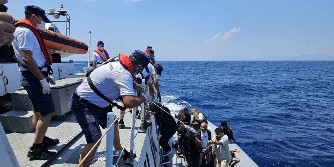 Aydın’da 18 düzensiz göçmen kurtarıldı